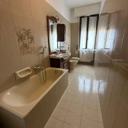 Lovely With Terrace Near Milan Lejlighed