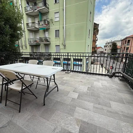 Lovely With Terrace Near Milan Lejlighed *